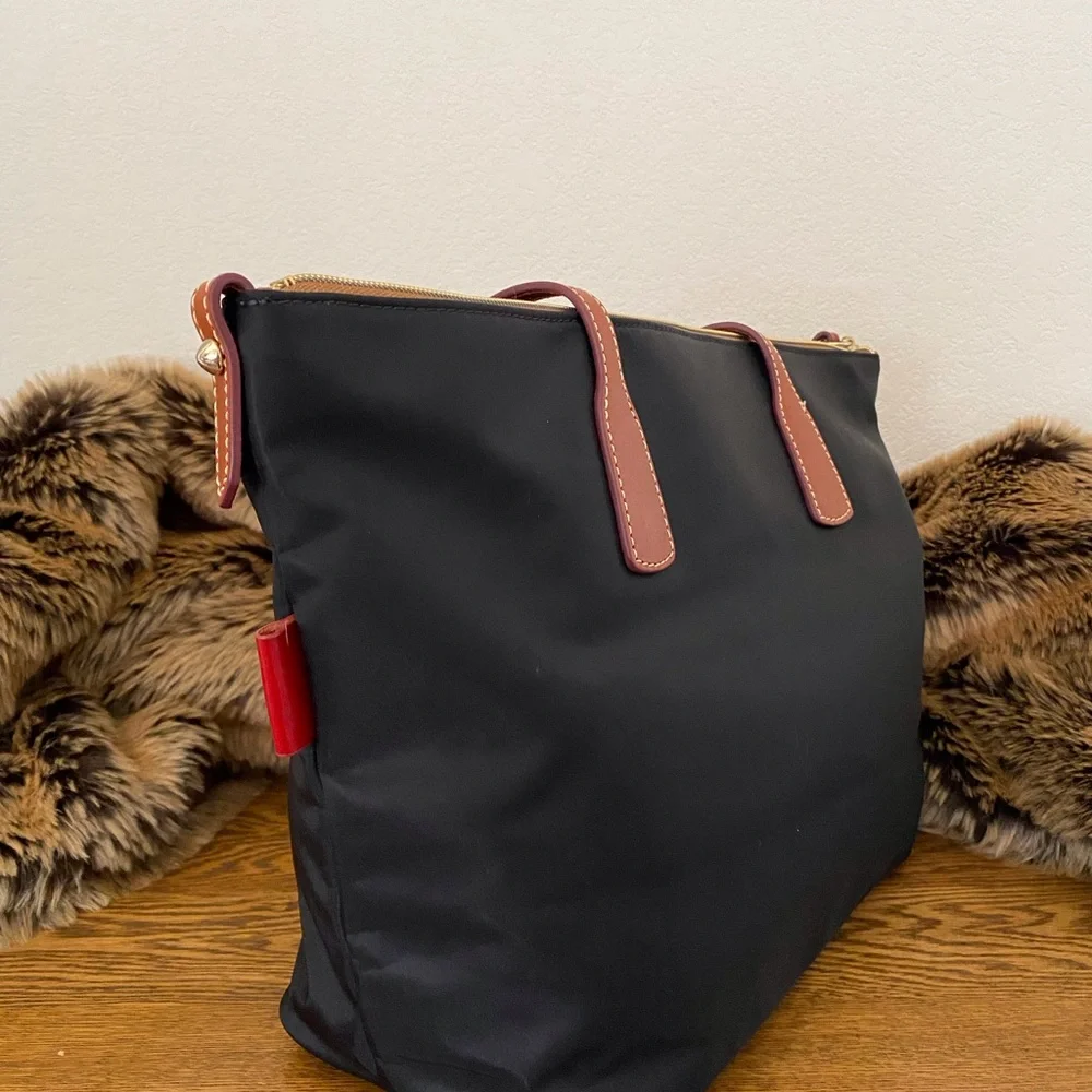 Dooney & Bourke Large Black Nylon NFL Chicago Bears Tote Bag!! - Picture 3 of 8